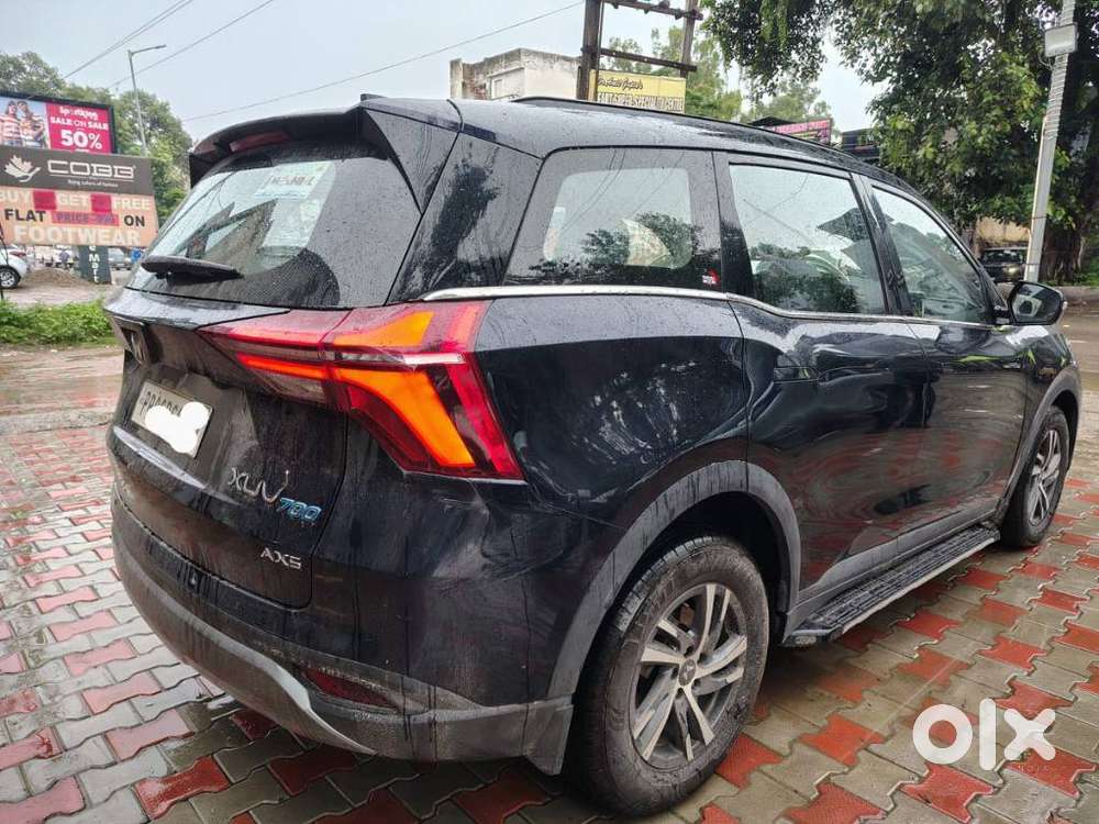 Mahindra Xuv700 2.0 Ax 5 Petrol Mt Str, 2022, Petrol