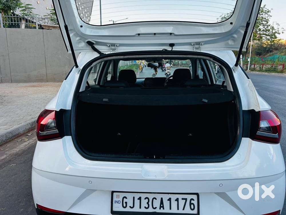 Hyundai I20 Asta (o) 1.2 Mt, 2022, Petrol