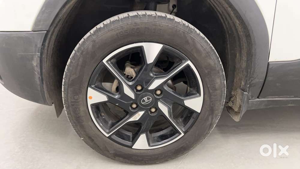 Tata Punch Creative Dual Tone Amt Sunroof, 2024, Petrol