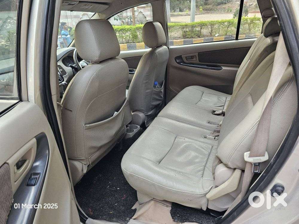 Toyota Innova 2.5 G (diesel) 8 Seater Bs Iv, 2012, Diesel