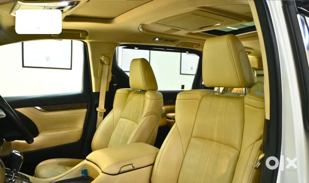 Toyota Vellfire, 2023, Petrol