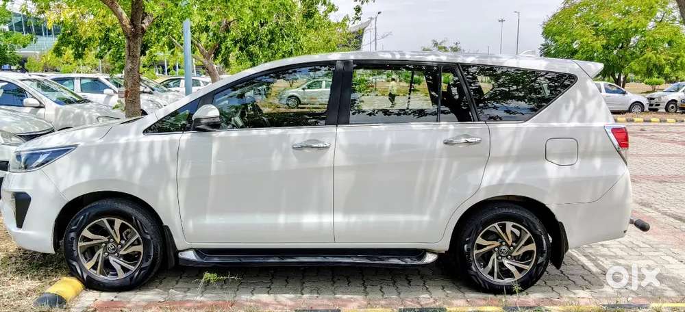 2020 /2021 Innova Crysta V Bs6 Alltyres 80%insurance 6months
