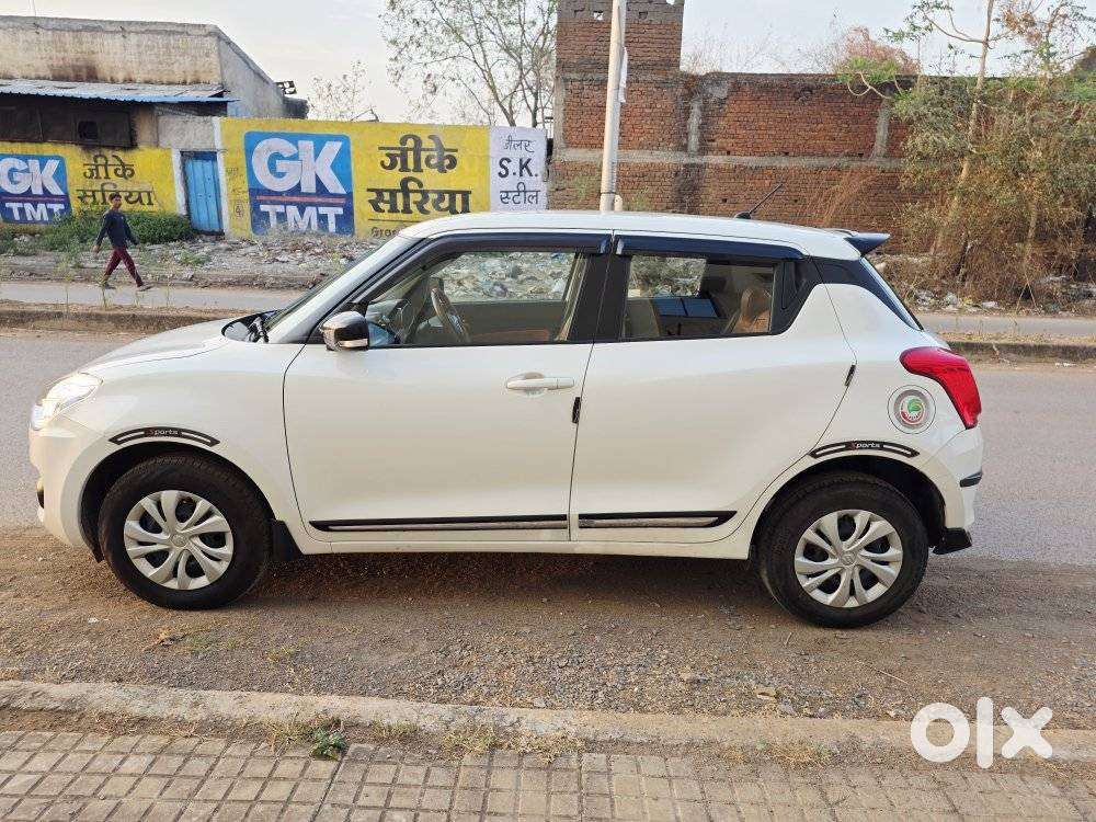 Maruti Suzuki Swift Vxi + Manual, 2023, Petrol