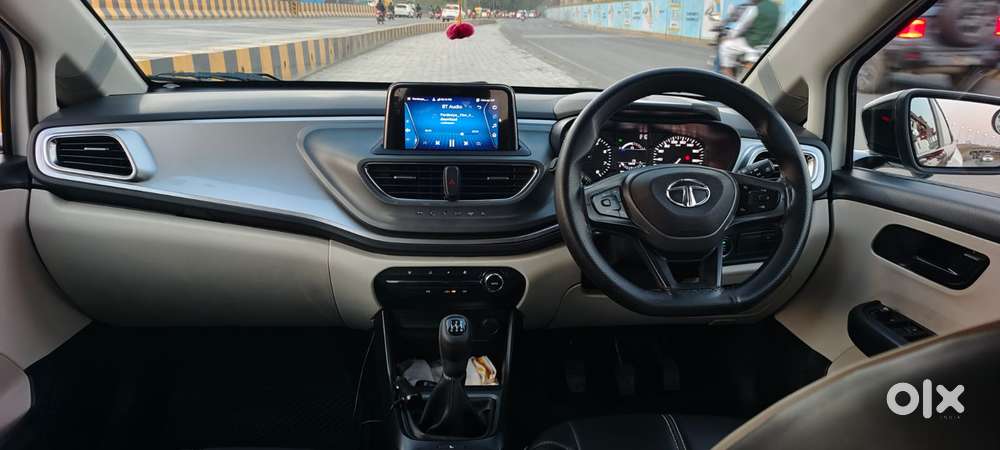 Tata Altroz 1.2 Xt, 2022, Petrol