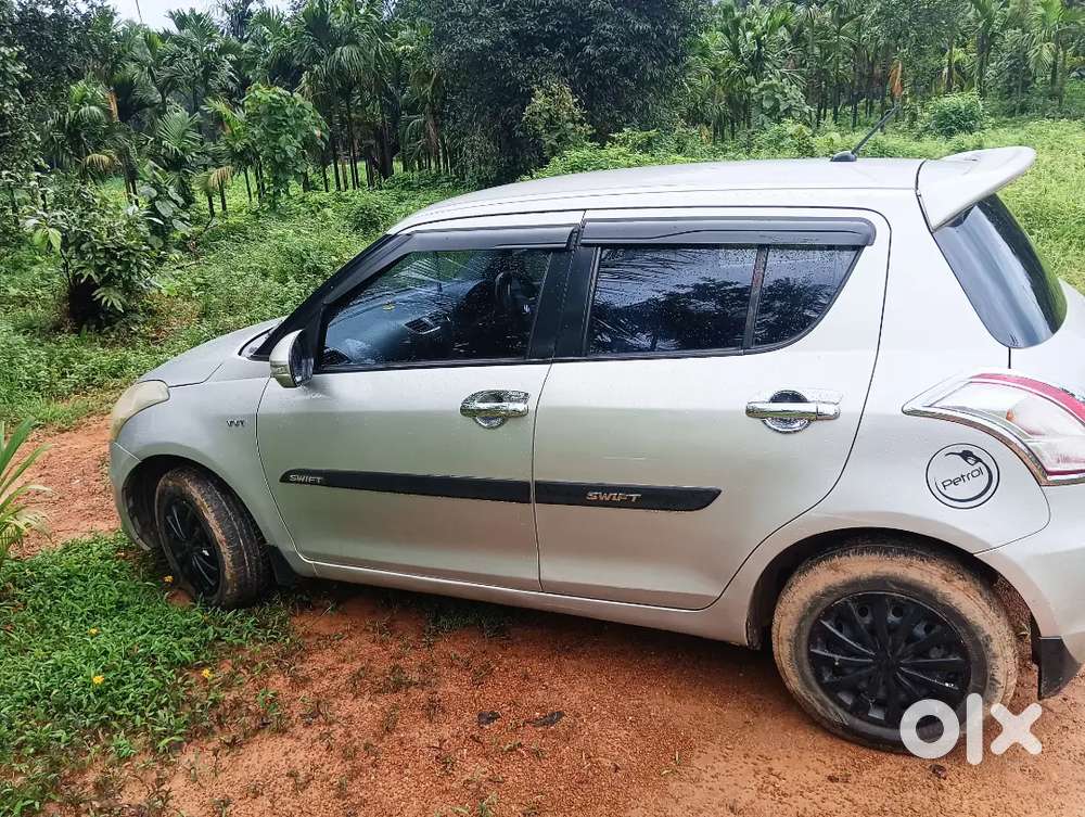 Maruti Suzuki Swift Vxi 2012