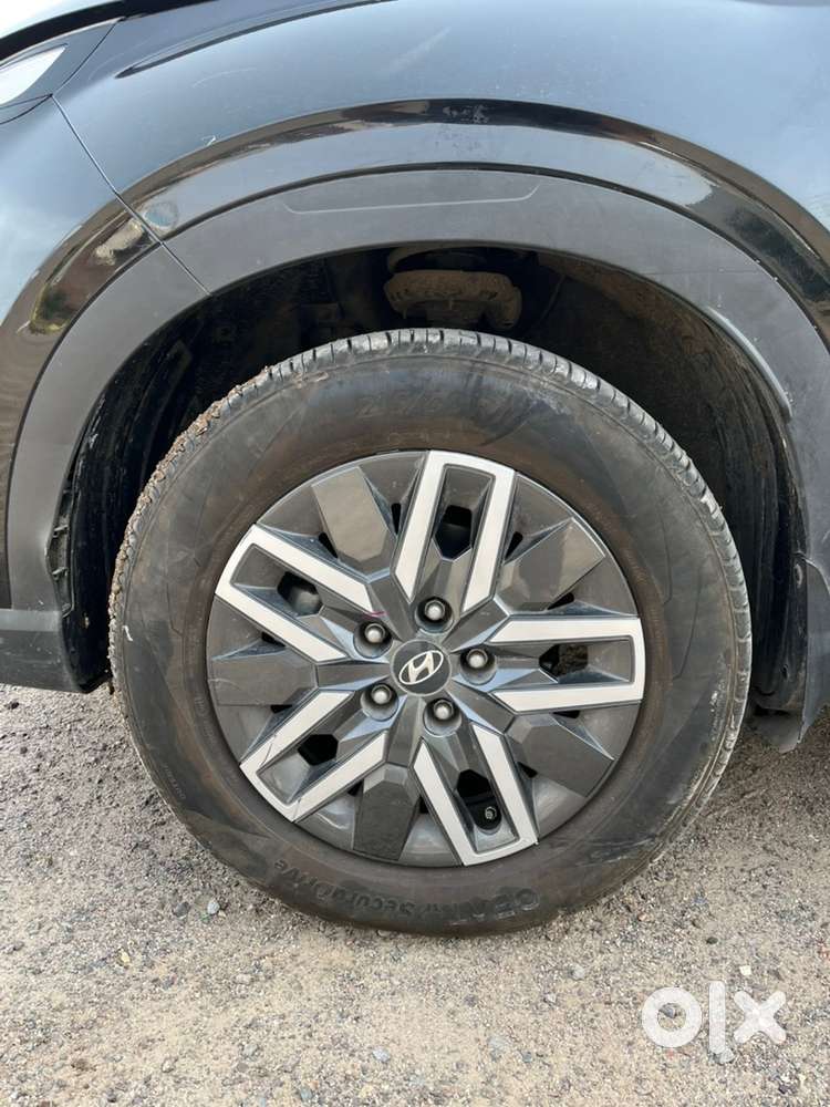 Hyundai Venue Petrol 2024