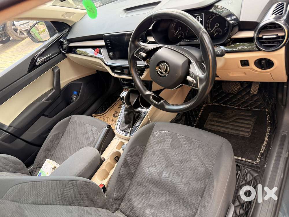 Skoda Slavia 1.0 Tsi Style, 2023, Petrol