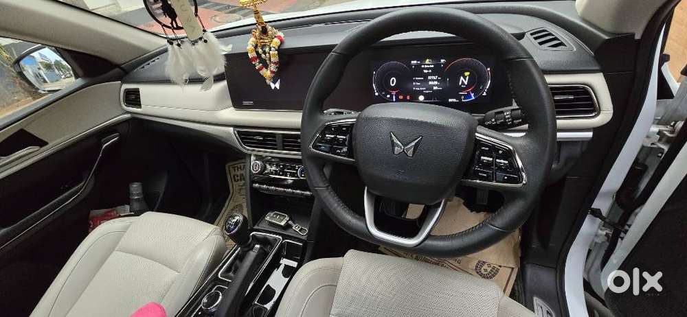 Mahindra Xuv700 2.2 Ax 7 Diesel Mt Str, 2025, Diesel