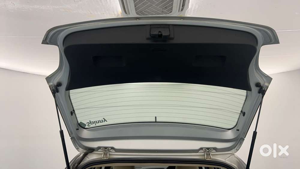 Volkswagen Polo Petrol Highline 1.2l, 2015, Petrol
