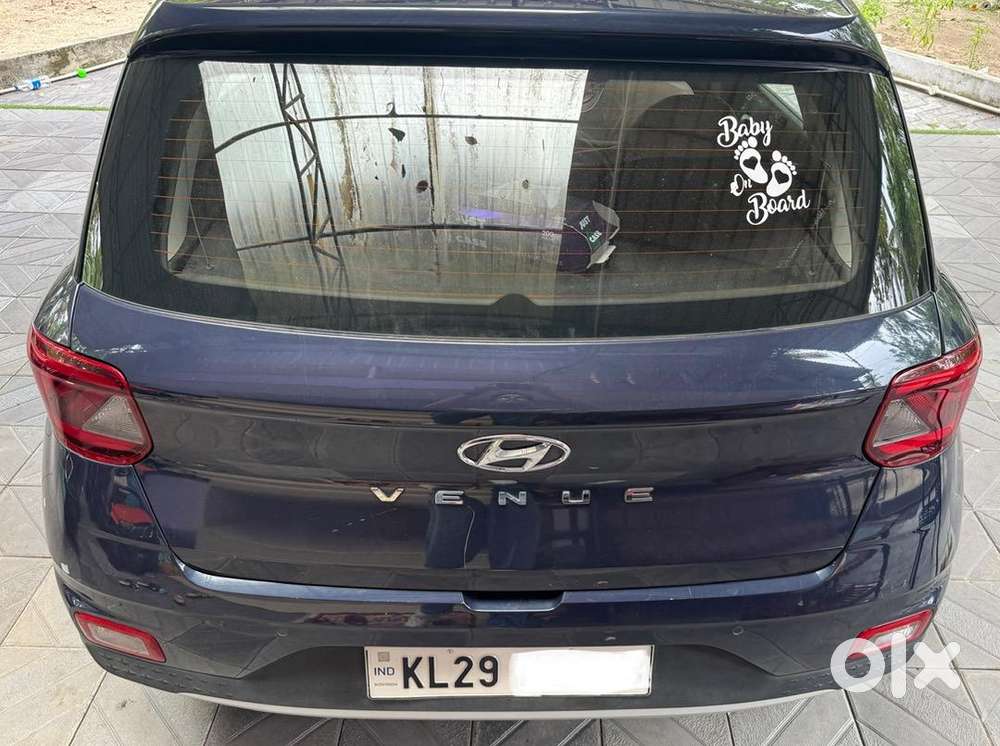 Hyundai Petrol Manual 2021