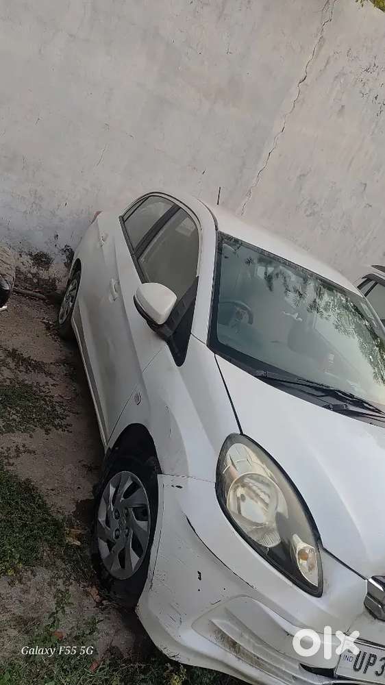 Honda Amaze 2015 Diesel( Sedan) Well Maintained And In Good Condition