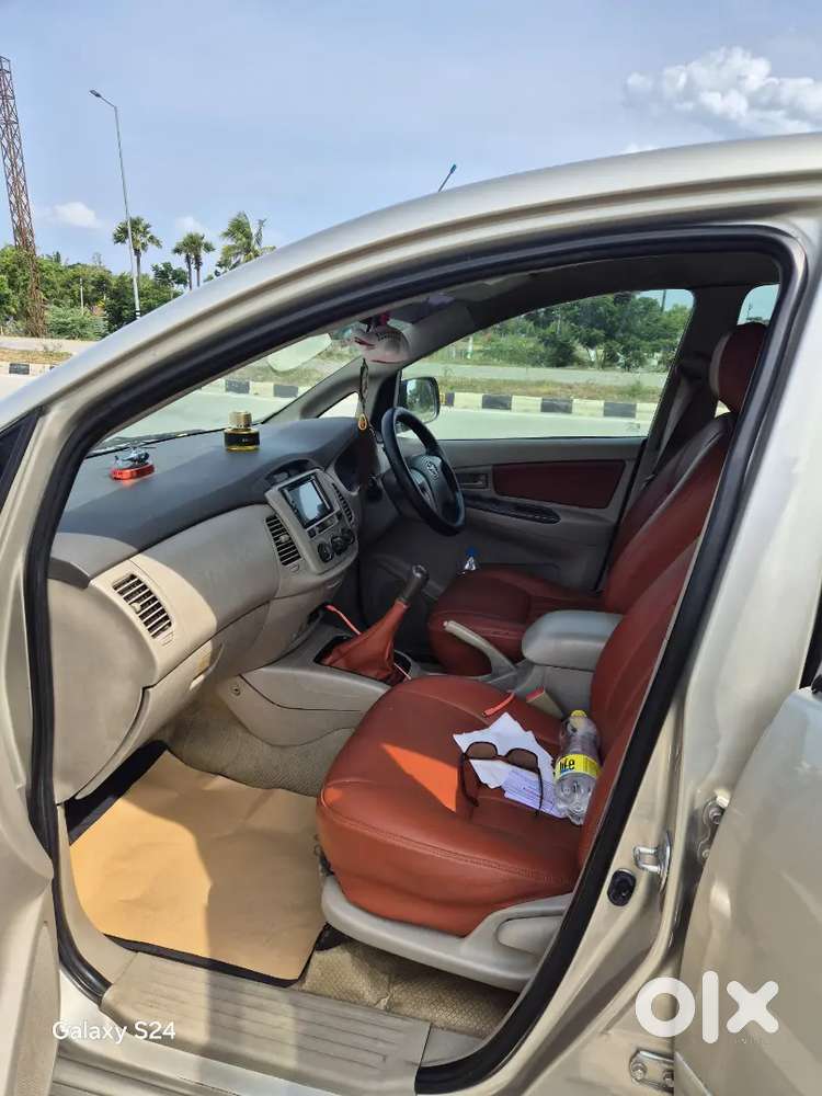 Toyota Innova 2012