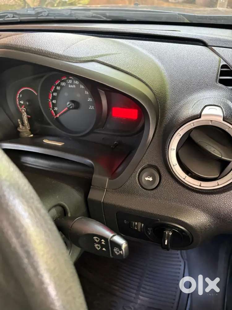 Ford Figo Petrol Lxi 2013