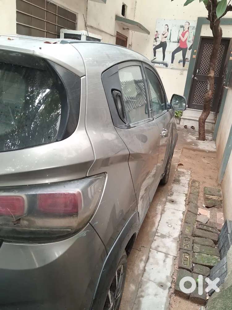 Mahindra Kuv100 Nxt Petrol 2017
