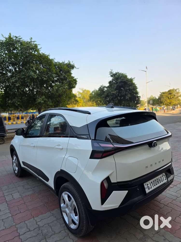 Tata Nexon Fearless Pr S 1.2 Revotron Petrol 6 Mt Dt, 2024, Cng & Hy..