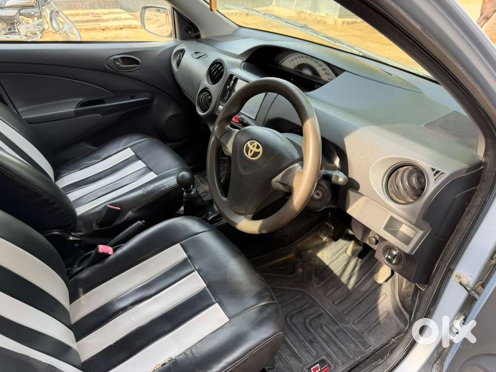 Toyota Etios Liva 2012