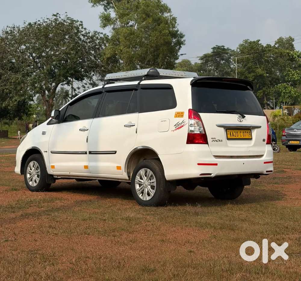 Toyota Innova 2011 Diesel Well Maintained