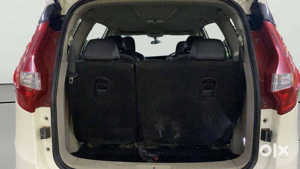 Mahindra Marazzo M6, 2019, Diesel