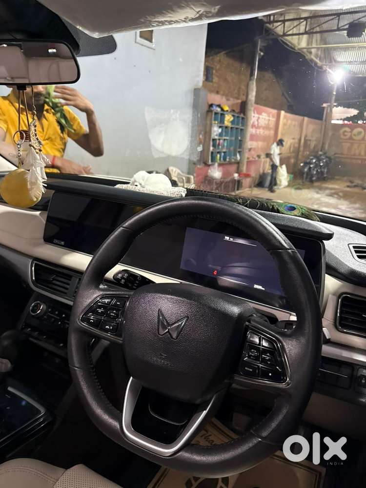 Mahindra Xuv700 2.2 Ax 7 Diesel At Luxury Pack Str, 2024, Diesel