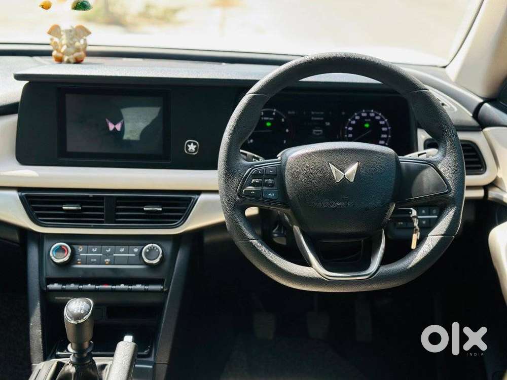 Mahindra Xuv700 2.2 Mx Diesel Mt 5 Str, 2022, Diesel