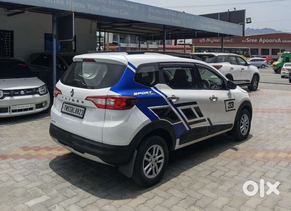 Renault Triber Rxt, 2023, Petrol