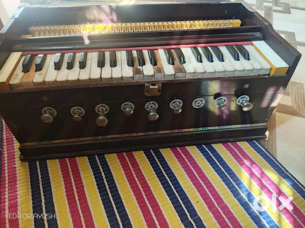 Good condition harmonium