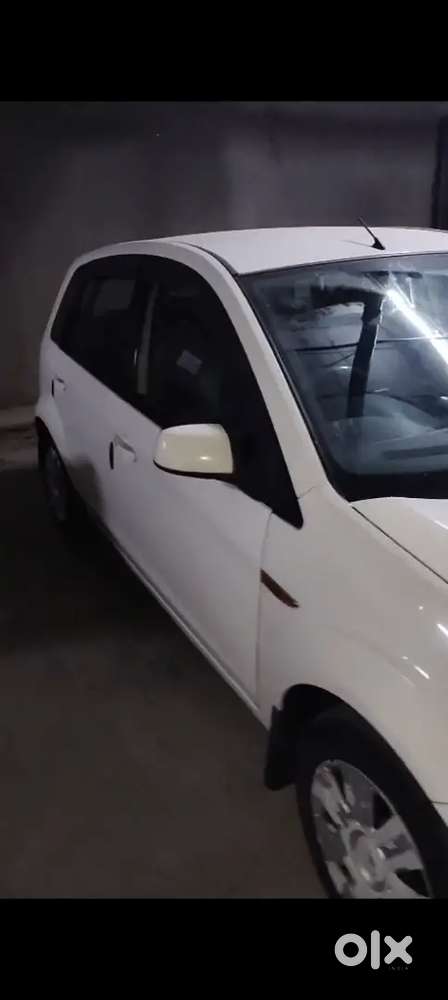 Remote Key,  Centre Locking