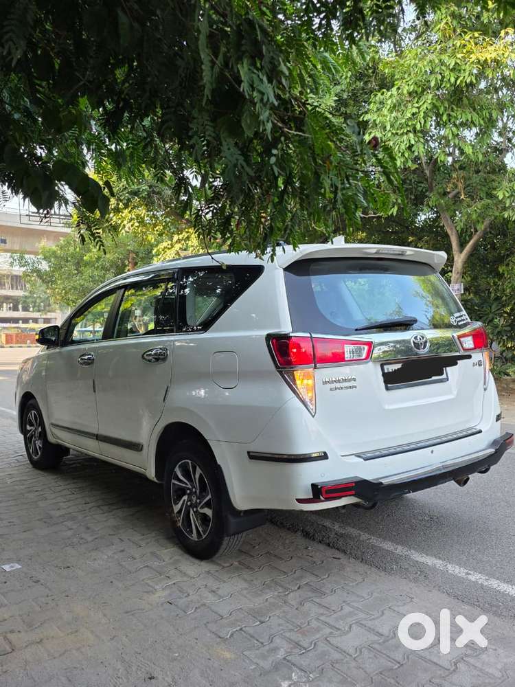 Toyota Innova Crysta 2.4 G Mt, 2022, Diesel