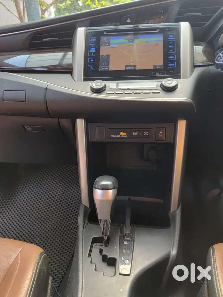 Toyota Innova Crysta 2.8.z. 2017 Diesel 70000 Km Driven