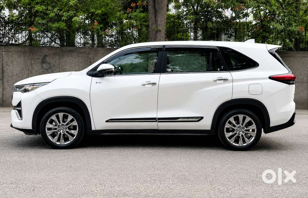 Toyota Innova Hycross 2.0 Zx Hybrid 7 Str, 2026, Petrol