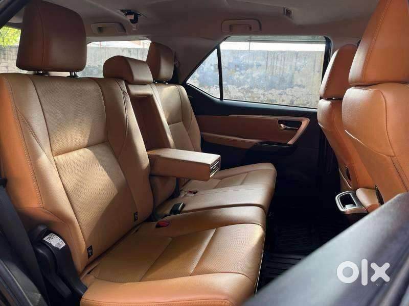 Toyota Fortuner [2021-ongoing] 2.8 2wd Diesel At, 2024, Diesel