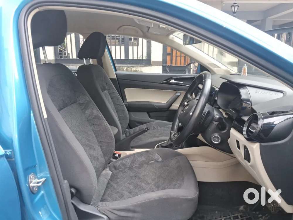 Skoda Slavia Ambition 1.0l Tsi At, 2022, Petrol