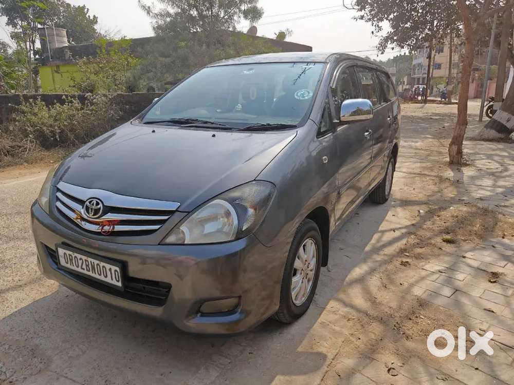 Toyota Innova 2011 Diesel 95000 Km Driven