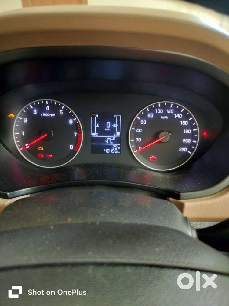 Bhut Safe Se Hai Car Bhut Hi Kam Renge Me Chali Hai