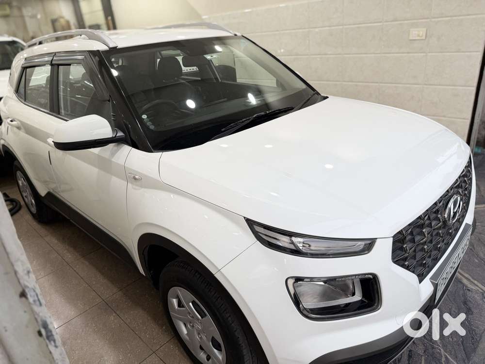 Hyundai Venue S 1.2 Petrol, 2022, Petrol
