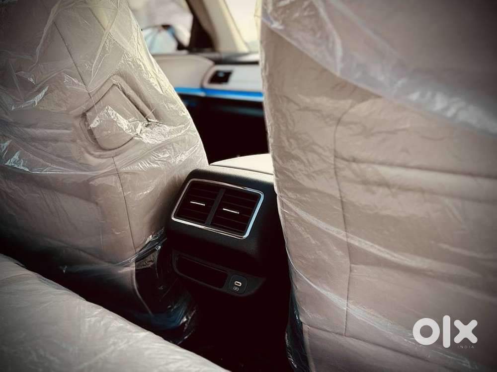 Mahindra Xuv700 2.2 Ax 7 Diesel At Luxury Pack Str, 2024, Diesel