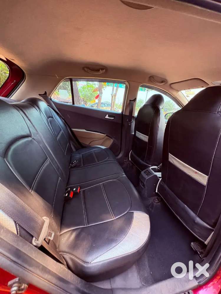 Grand I10 1.2l Sportz, Vine Red Colour