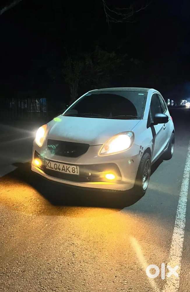 Honda Brio 2017 / New Tyre/ New Insurance/ Service History