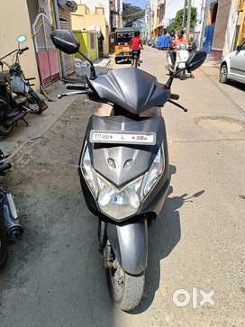 Olx best sale scooty dio