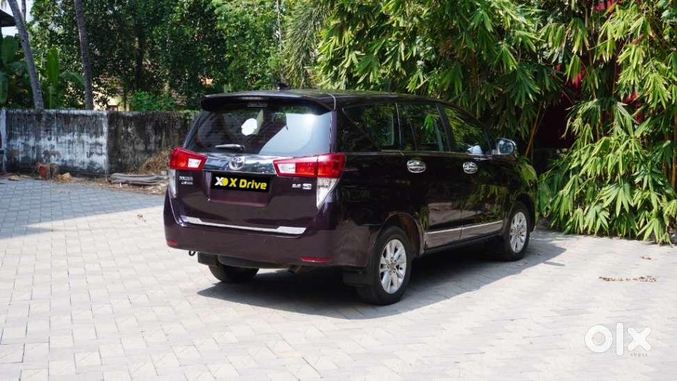 Toyota Innova Crysta 2.8 Zx At 7 Seater, 2016, Diesel