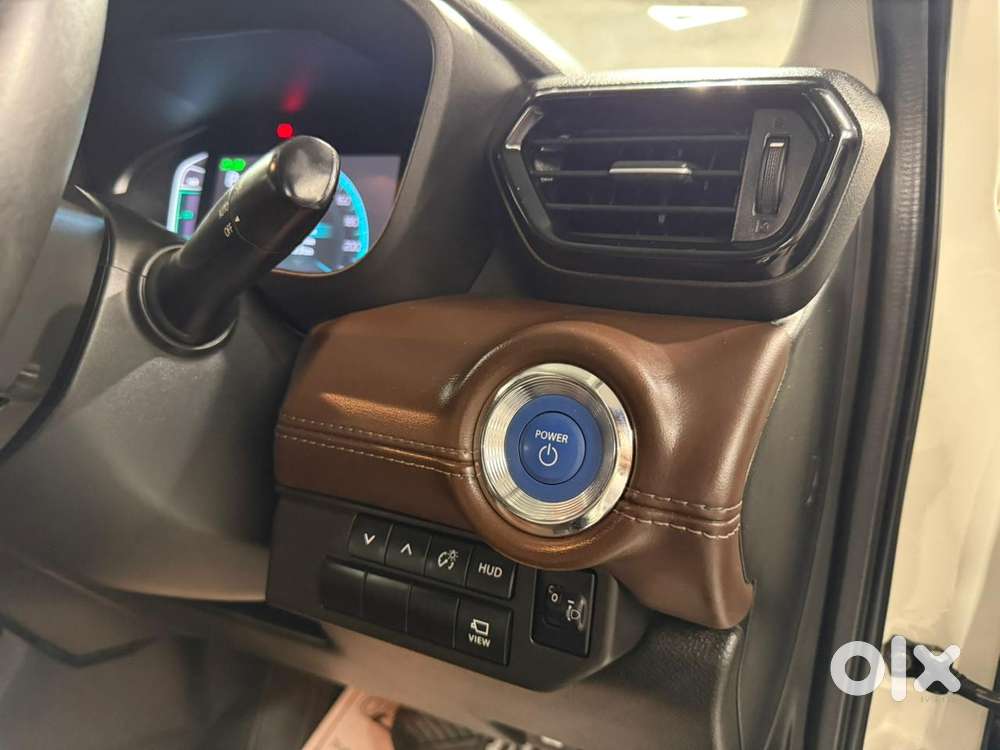 Toyota Urban Cruiser Hyryder 1.5 V Hybrid, 2024, Petrol