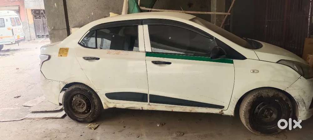 2018 Hyundai Xcent Base . बैटरी और टायर नए है