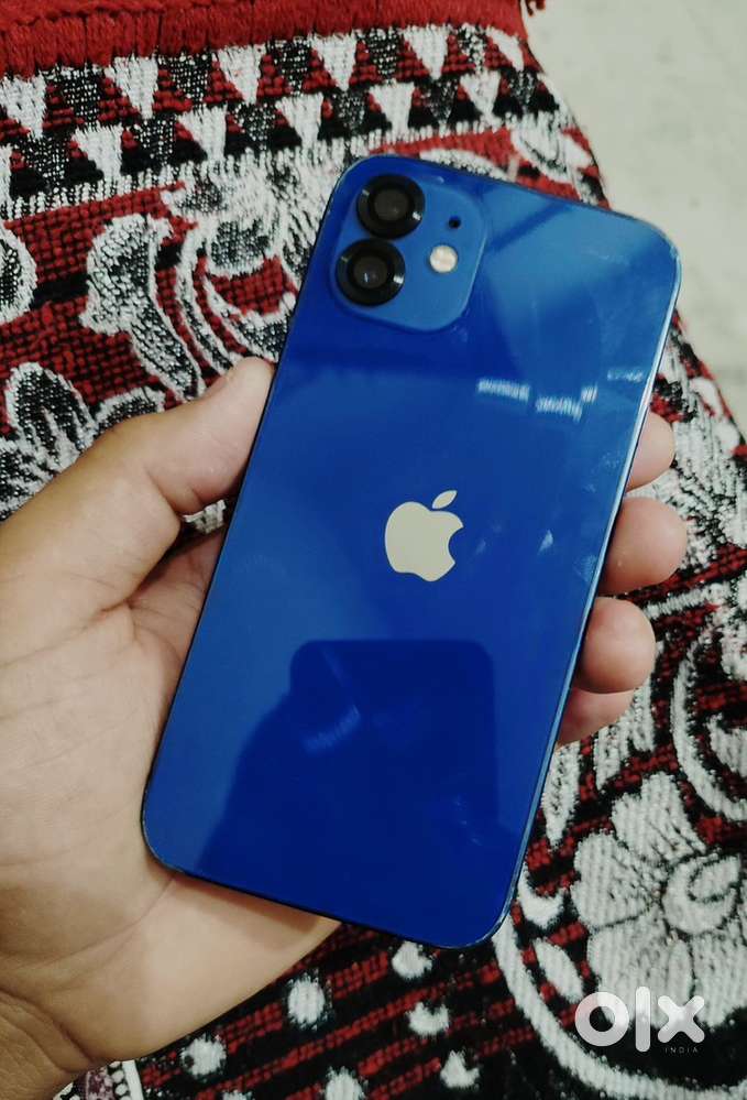 Iphone 12 ( 128 GB) No scrathes on back new Condition