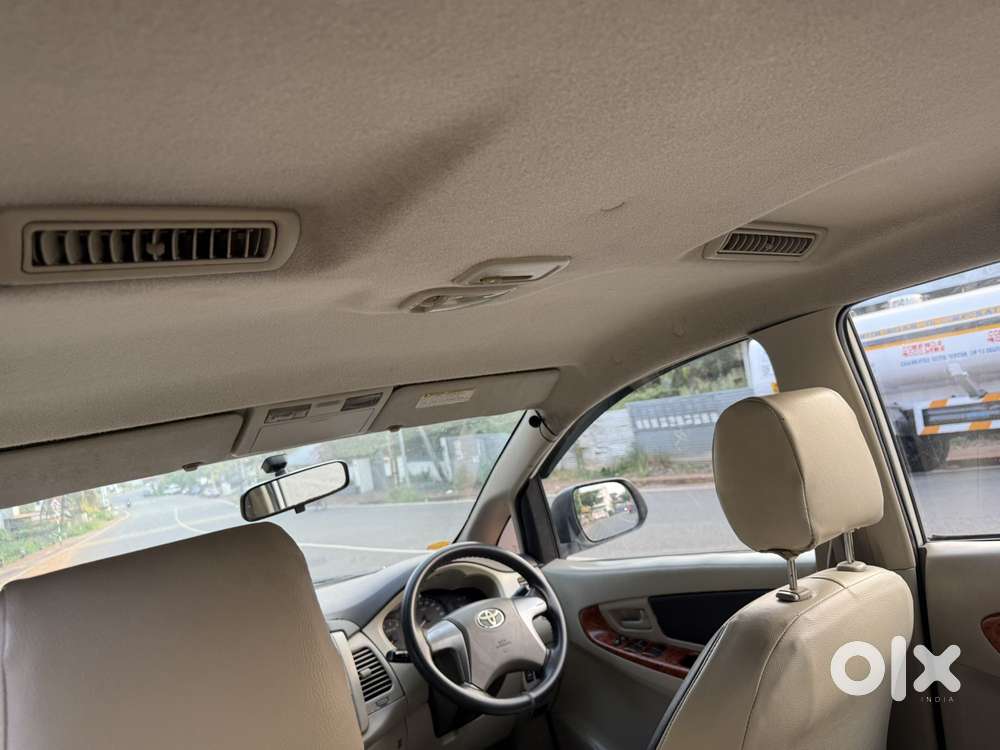 Toyota Innova 2.5 G (diesel) 8 Seater, 2015, Diesel