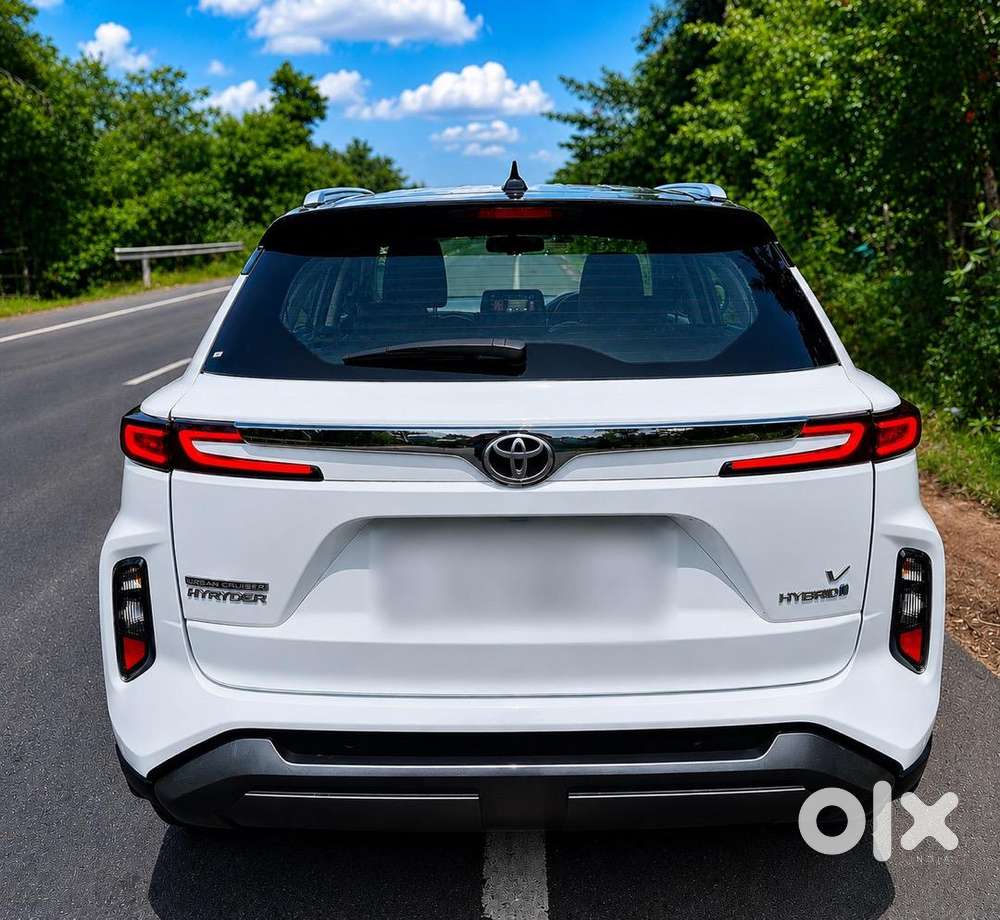 Toyota Hyryder (strong Hybrid) Top Model In Showroom Condition