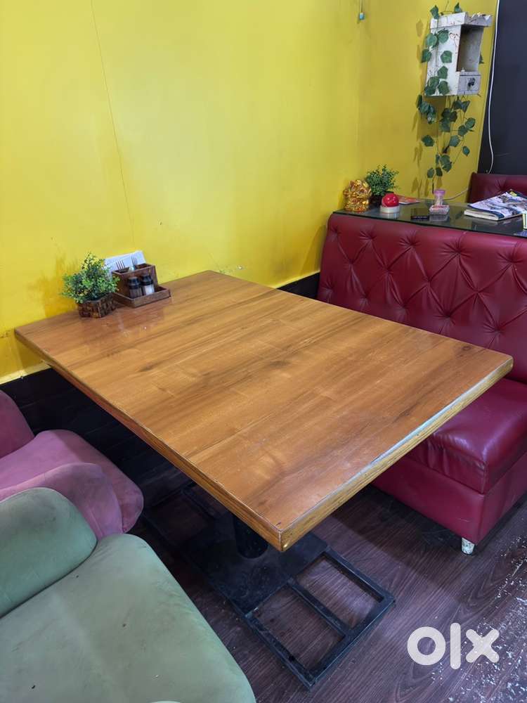 Restaurant table
