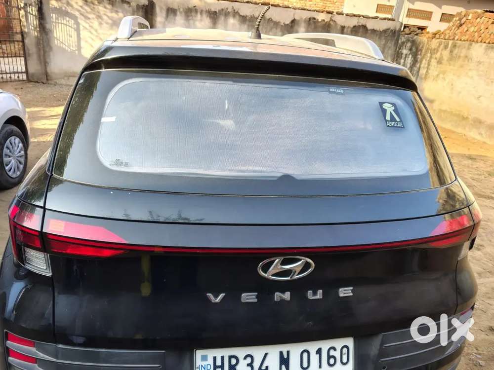 Hyundai Venue 2025 Petrol 13000 Km Driven