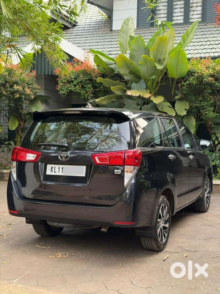 Toyota Innova 2022 Diesel Well Maintained