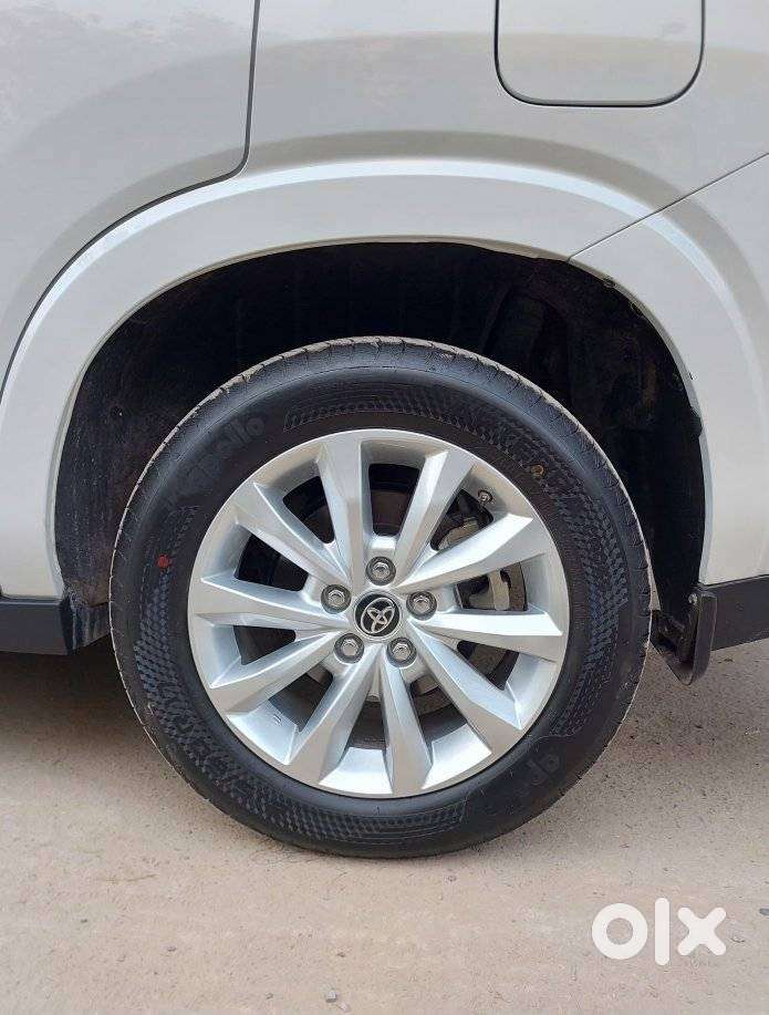 Toyota Innova Hycross 2.0 Vx (o) Hybrid 7 Str, 2025, Petrol