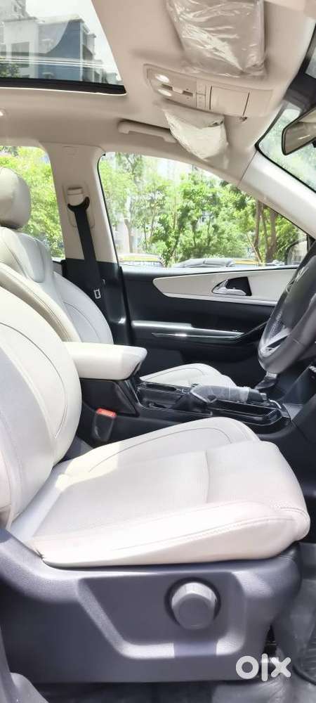 Mahindra Xuv700 2.2 Ax 7 Diesel At Str, 2022, Diesel
